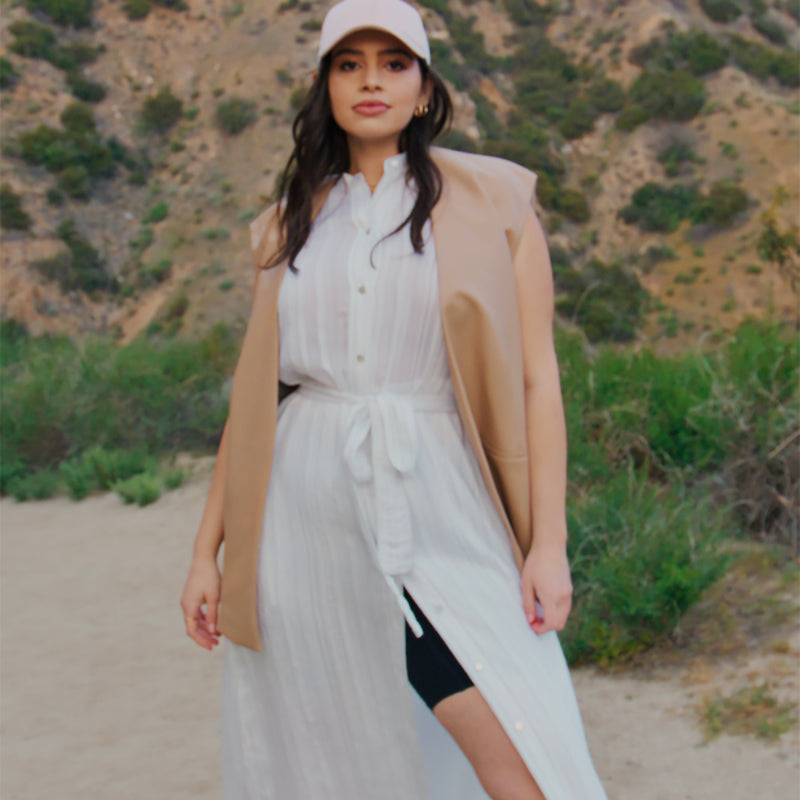 Riley is wearing The Original in size  M/L