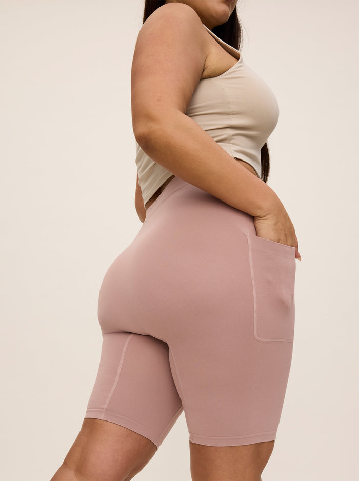 The Cargo 9  Sandstone Thigh Society USA Inc.