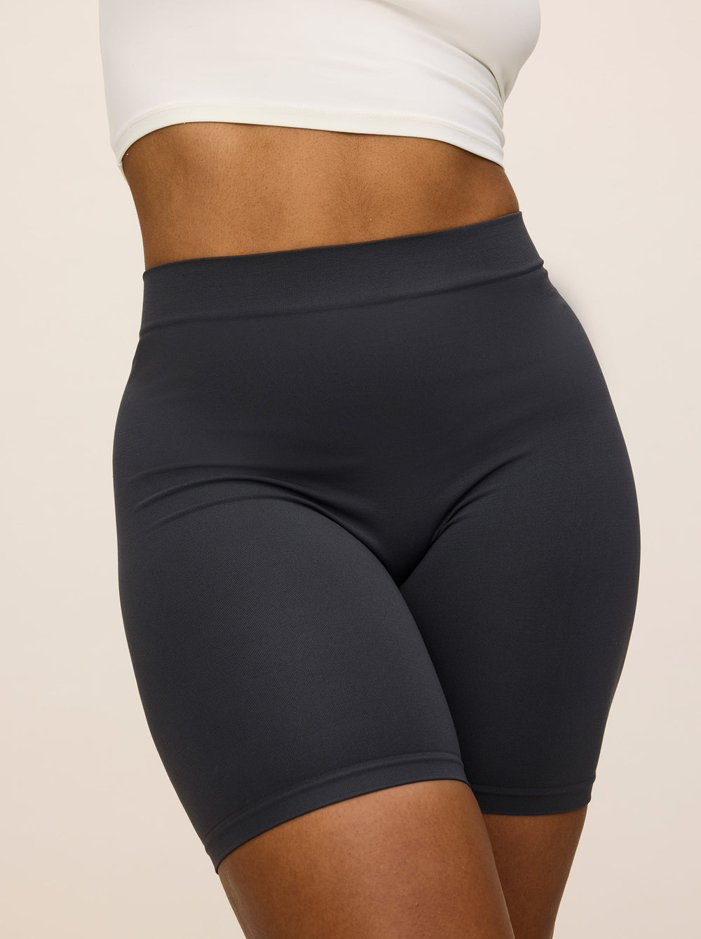 Amber is wearing The Original in size L/XL