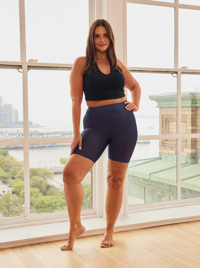 Emma is wearing The Staple in size M/L